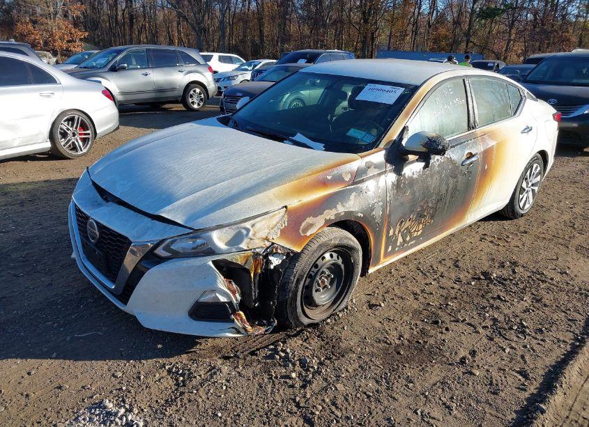 Photo 2 of 2020 Nissan Altima S FWD (VIN 1N4BL4BV7LC255298)