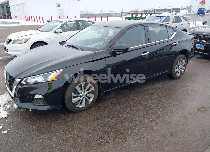 Photo 2 of 2020 Nissan Altima S FWD (VIN 1N4BL4BV7LC280508)