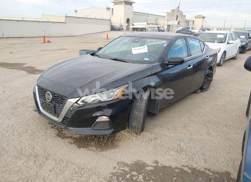 Photo 2 of 2020 Nissan Altima S FWD (VIN 1N4BL4BV7LC282775)