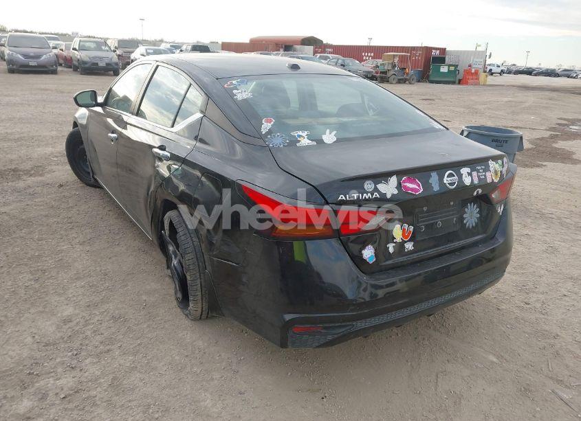 Photo 3 of 2020 Nissan Altima S FWD (VIN 1N4BL4BV7LC282775)