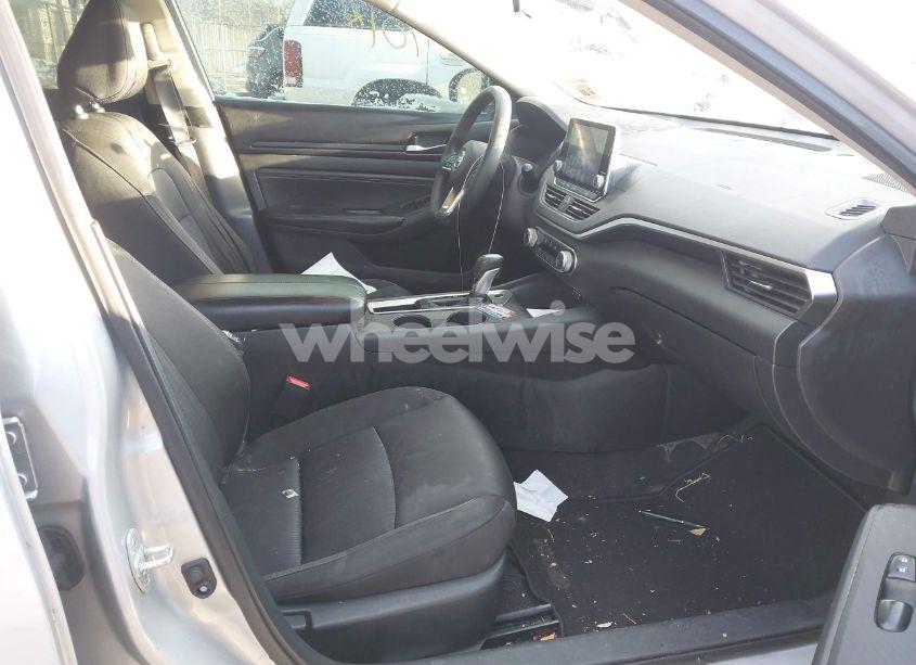 Photo 5 of 2020 Nissan Altima S FWD (VIN 1N4BL4BV7LN301989)