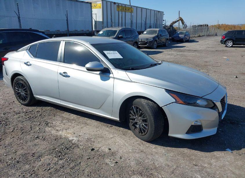 2022 Nissan Altima S FWD (VIN 1N4BL4BV7NN303339) main photo