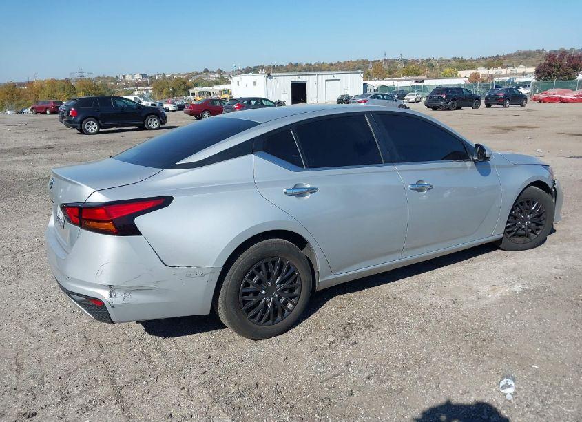 Photo 4 of 2022 Nissan Altima S FWD (VIN 1N4BL4BV7NN303339)