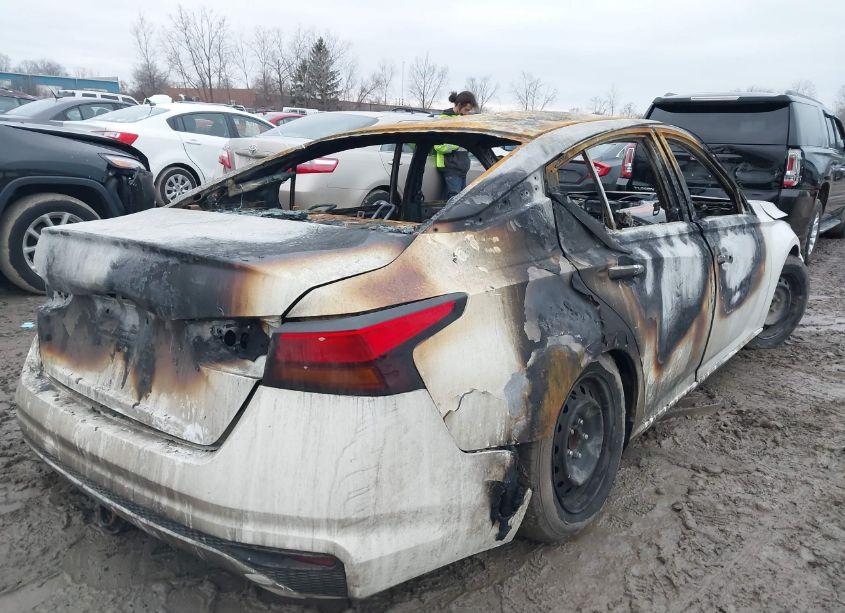 Photo 4 of 2022 Nissan Altima 2.5 S (VIN 1N4BL4BV7NN352556)