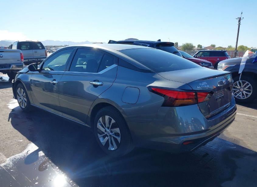 Photo 3 of 2022 Nissan Altima S FWD (VIN 1N4BL4BV7NN375433)