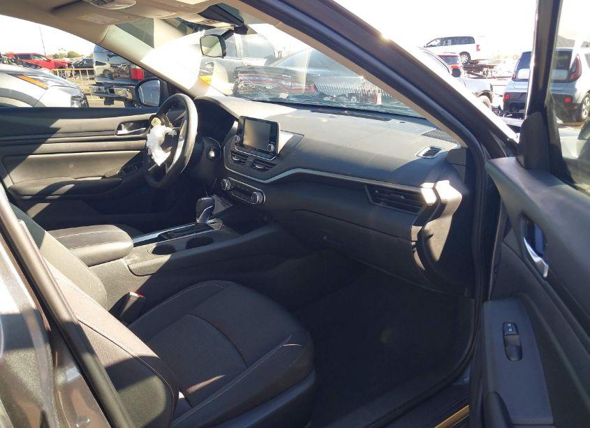 Photo 5 of 2022 Nissan Altima S FWD (VIN 1N4BL4BV7NN375433)