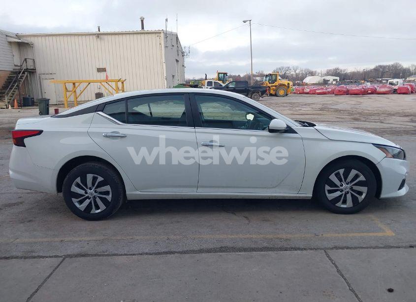 Photo 13 of 2022 Nissan Altima 2.5 S (VIN 1N4BL4BV7NN400525)