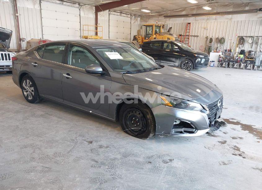 2023 Nissan Altima S FWD (VIN 1N4BL4BV7PN403654) main photo