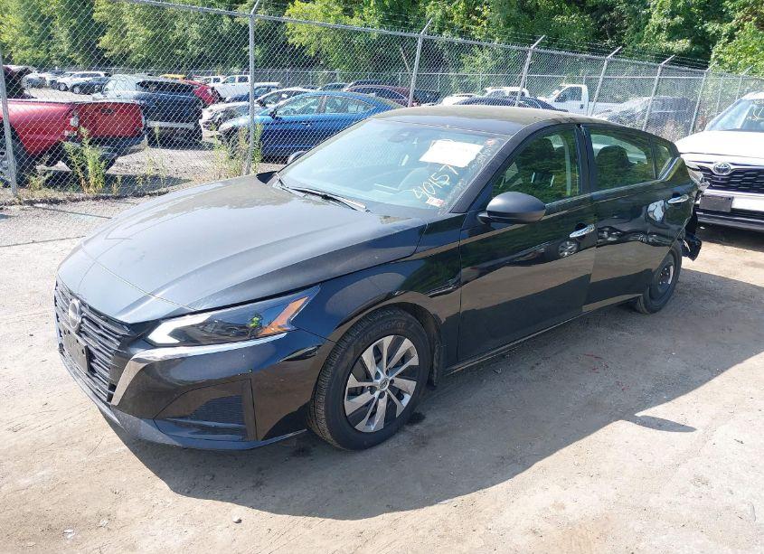 Photo 2 of 2024 Nissan Altima S FWD (VIN 1N4BL4BV7RN342048)