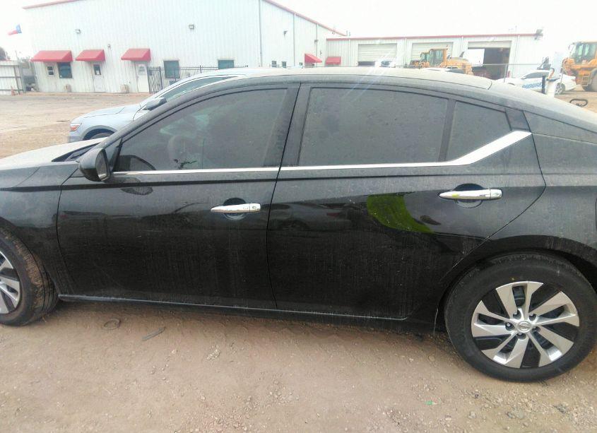 Photo 15 of 2019 Nissan Altima 2.5 S (VIN 1N4BL4BV8KC115629)