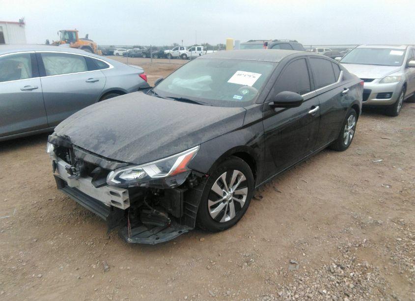 Photo 2 of 2019 Nissan Altima 2.5 S (VIN 1N4BL4BV8KC115629)