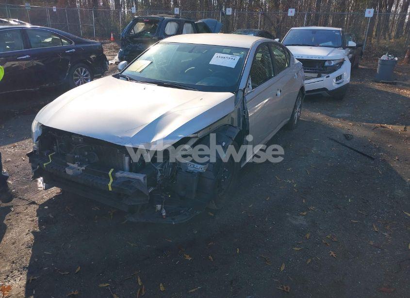 Photo 2 of 2019 Nissan Altima 2.5 S (VIN 1N4BL4BV8KC125657)