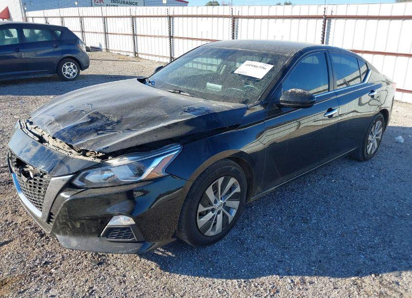 Photo 2 of 2019 Nissan Altima 2.5 S (VIN 1N4BL4BV8KC226522)