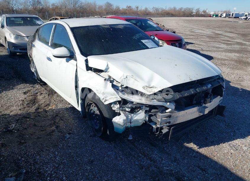 2019 Nissan Altima 2.5 S (VIN 1N4BL4BV8KN325572) main photo