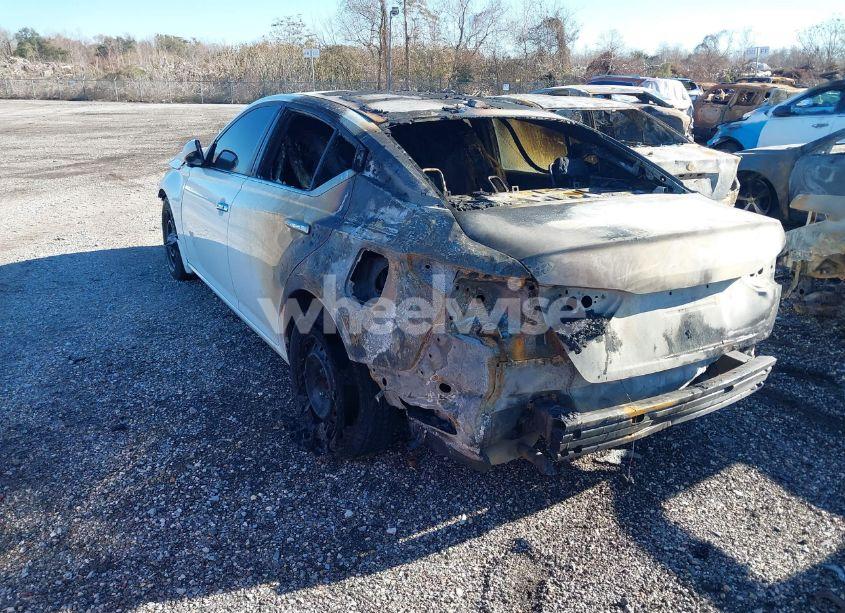 Photo 3 of 2019 Nissan Altima 2.5 S (VIN 1N4BL4BV8KN325572)