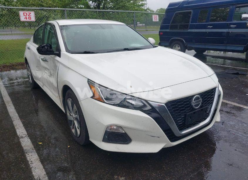 2020 Nissan Altima S FWD (VIN 1N4BL4BV8LC135803) main photo