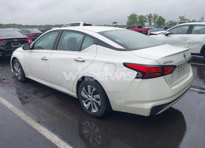 Photo 3 of 2020 Nissan Altima S FWD (VIN 1N4BL4BV8LC135803)