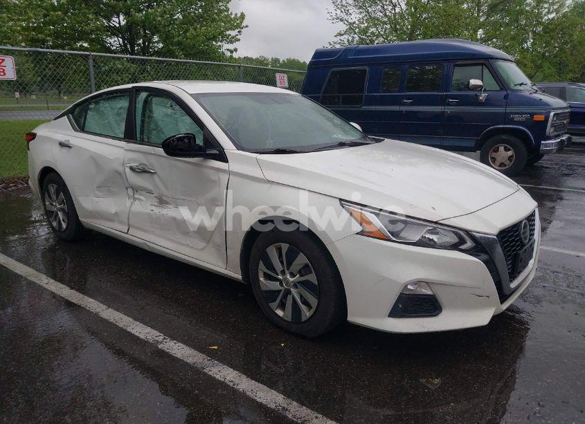 Photo 6 of 2020 Nissan Altima S FWD (VIN 1N4BL4BV8LC135803)