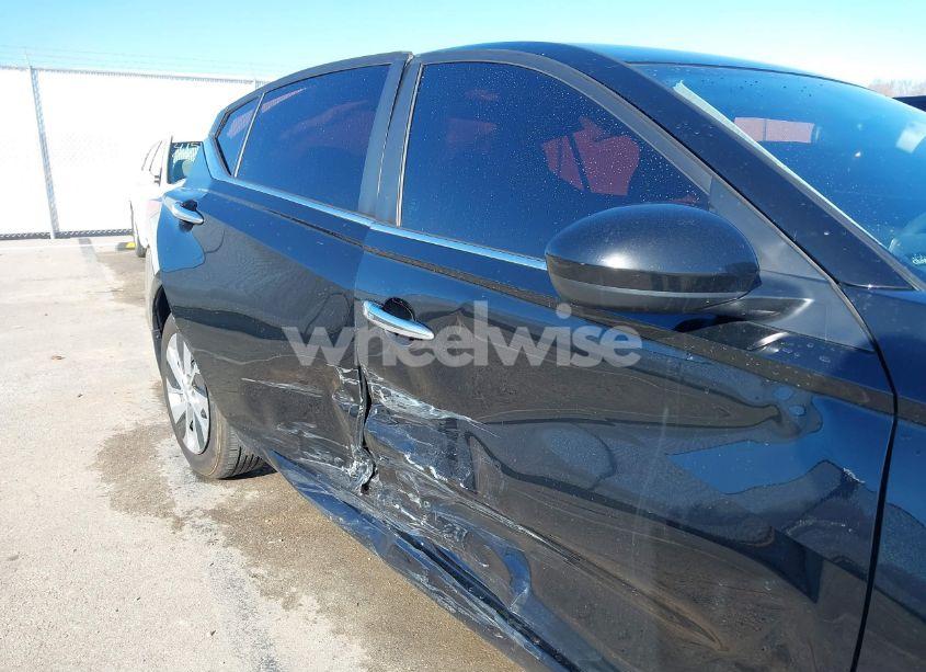 Photo 6 of 2020 Nissan Altima S FWD (VIN 1N4BL4BV8LC137518)