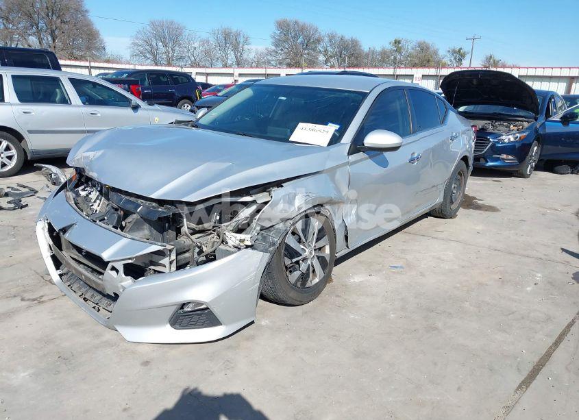 Photo 2 of 2020 Nissan Altima S FWD (VIN 1N4BL4BV8LC139270)