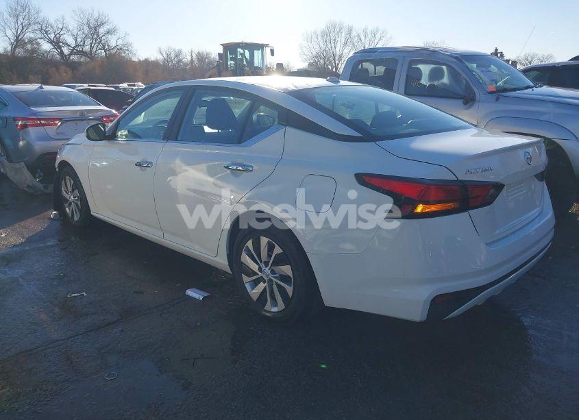 Photo 3 of 2020 Nissan Altima S FWD (VIN 1N4BL4BV8LC154867)