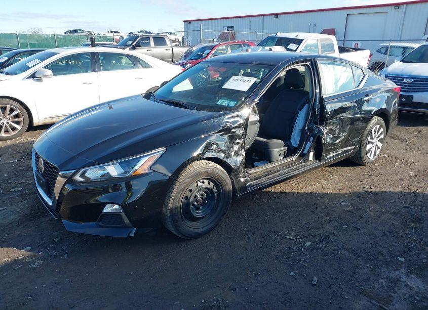 Photo 2 of 2020 Nissan Altima S FWD (VIN 1N4BL4BV8LC169014)