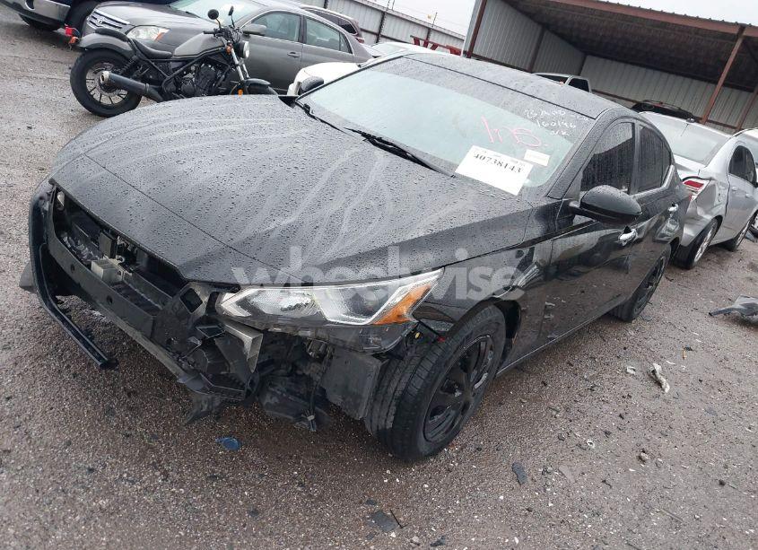 Photo 2 of 2020 Nissan Altima S FWD (VIN 1N4BL4BV8LC195290)
