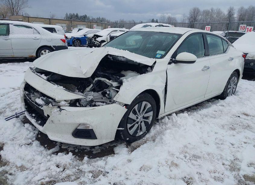 Photo 2 of 2020 Nissan Altima S FWD (VIN 1N4BL4BV8LC225484)