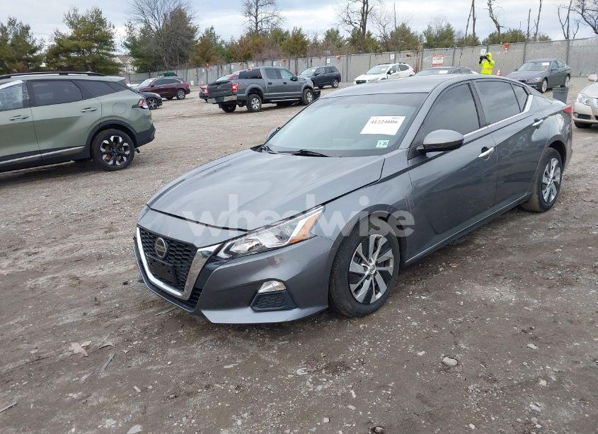 Photo 2 of 2020 Nissan Altima S FWD (VIN 1N4BL4BV8LC231690)