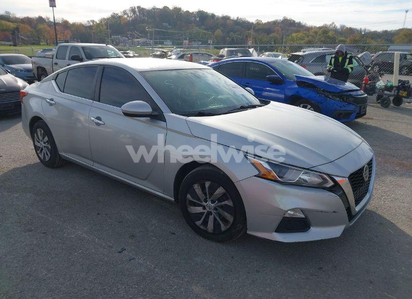 2020 Nissan Altima S FWD (VIN 1N4BL4BV8LC238400) main photo