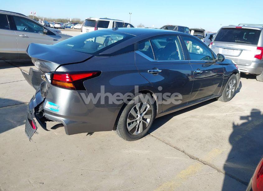Photo 4 of 2020 Nissan Altima S FWD (VIN 1N4BL4BV8LC256914)