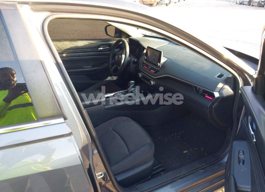 Photo 5 of 2020 Nissan Altima S FWD (VIN 1N4BL4BV8LC264785)