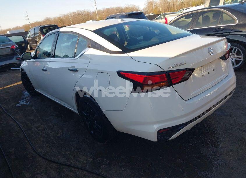 Photo 3 of 2020 Nissan Altima S FWD (VIN 1N4BL4BV8LN317621)