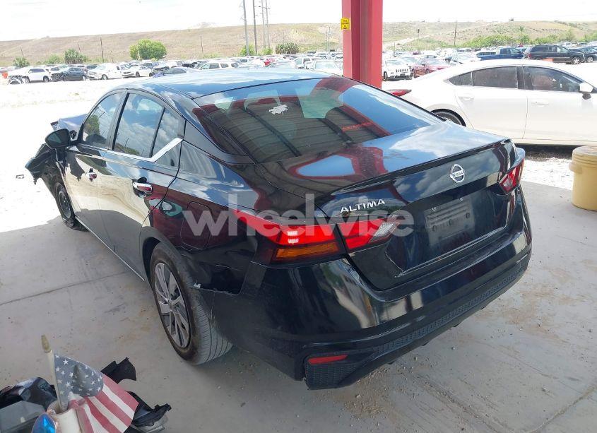 Photo 3 of 2021 Nissan Altima S FWD (VIN 1N4BL4BV8MN375701)