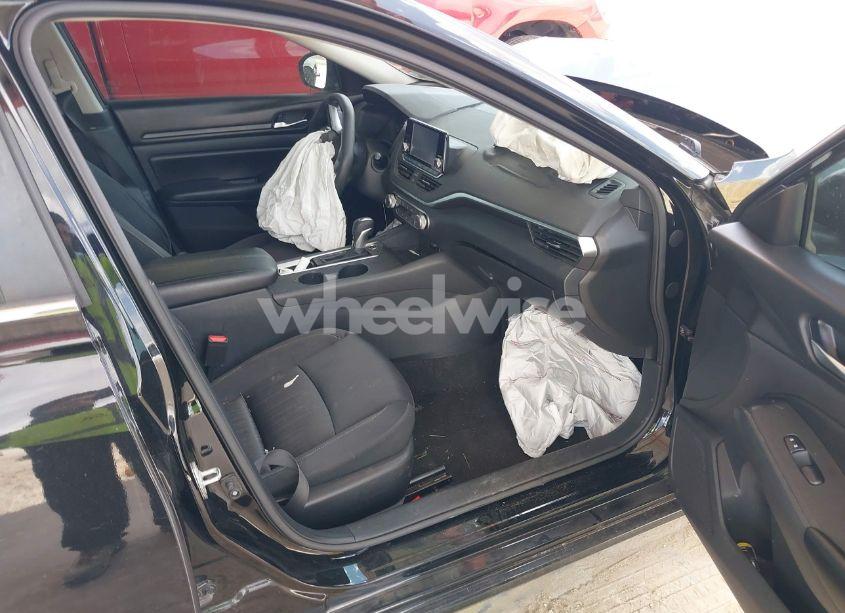 Photo 5 of 2021 Nissan Altima S FWD (VIN 1N4BL4BV8MN375701)