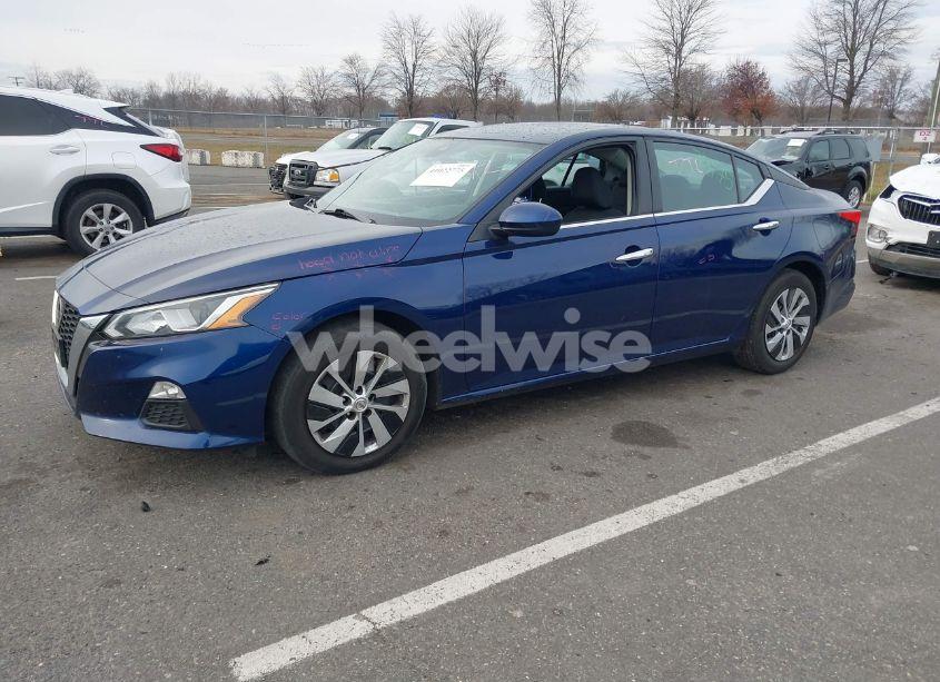 Photo 2 of 2021 Nissan Altima S FWD (VIN 1N4BL4BV8MN389985)