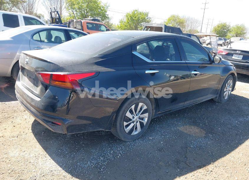 Photo 4 of 2022 Nissan Altima S FWD (VIN 1N4BL4BV8NN300823)