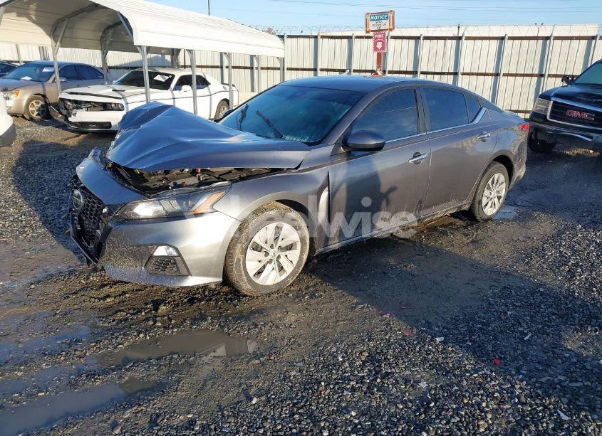 Photo 2 of 2022 Nissan Altima S FWD (VIN 1N4BL4BV8NN316083)