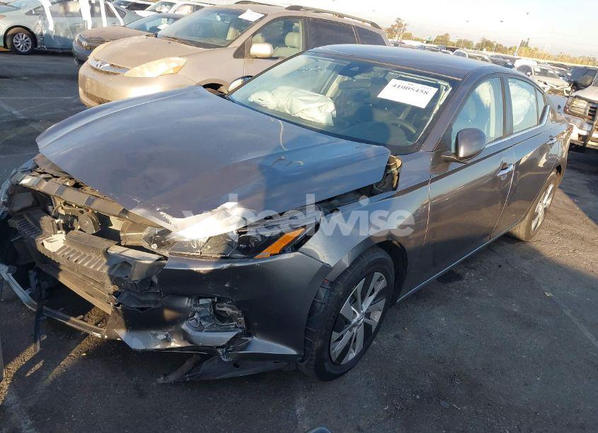 Photo 2 of 2022 Nissan Altima S FWD (VIN 1N4BL4BV8NN389812)