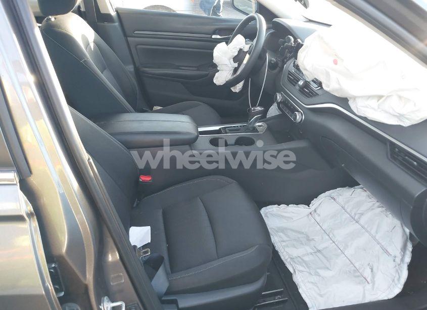 Photo 5 of 2022 Nissan Altima S FWD (VIN 1N4BL4BV8NN389812)