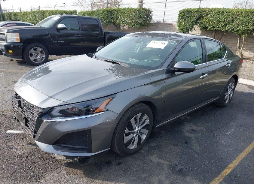 Photo 2 of 2023 Nissan Altima S FWD (VIN 1N4BL4BV8PN375587)