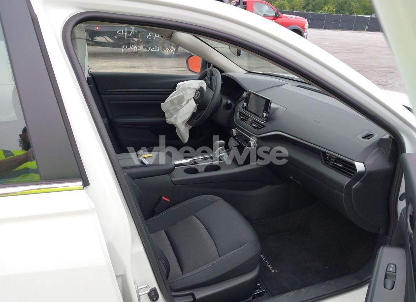 Photo 5 of 2024 Nissan Altima S FWD (VIN 1N4BL4BV8RN334816)