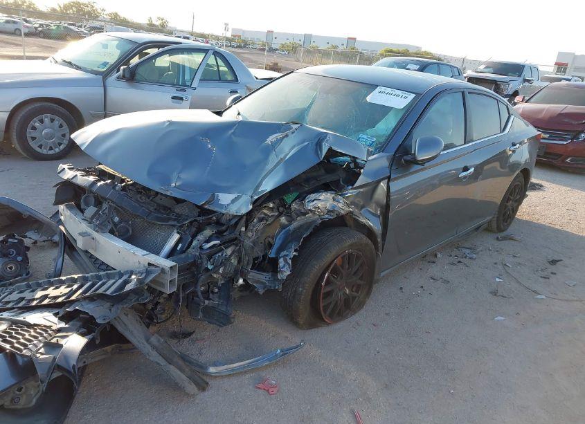 Photo 2 of 2019 Nissan Altima 2.5 S (VIN 1N4BL4BV9KC142001)