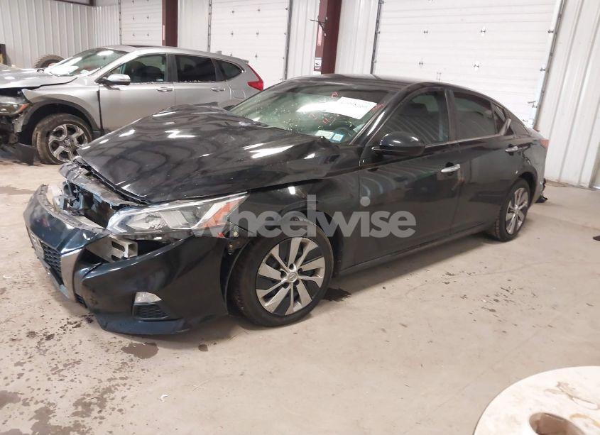 Photo 2 of 2019 Nissan Altima 2.5 S (VIN 1N4BL4BV9KC145657)