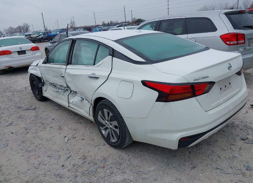 Photo 3 of 2019 Nissan Altima 2.5 S (VIN 1N4BL4BV9KC154844)