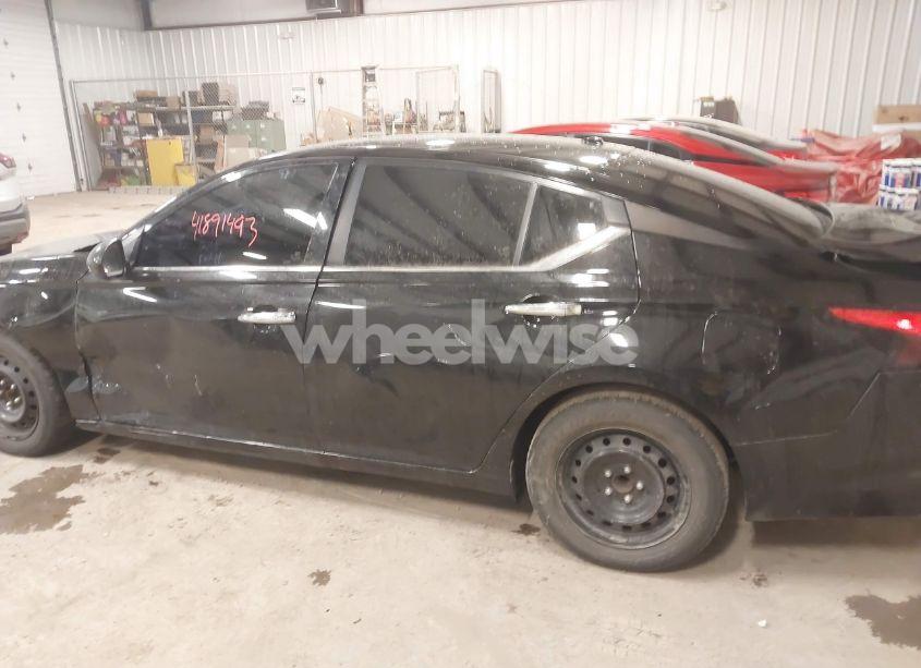 Photo 15 of 2019 Nissan Altima 2.5 S (VIN 1N4BL4BV9KC165634)