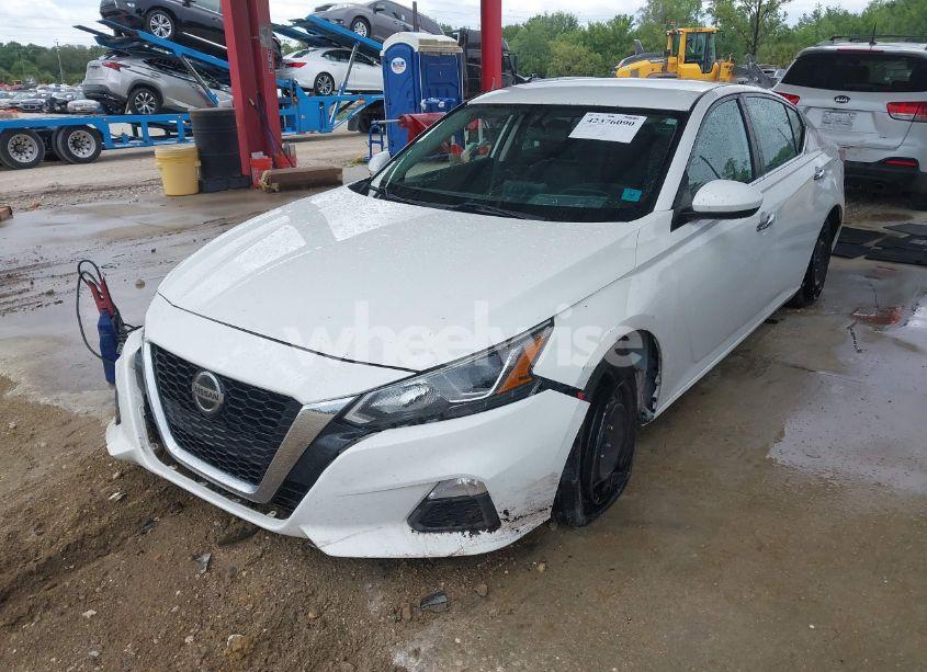 Photo 2 of 2019 Nissan Altima 2.5 S (VIN 1N4BL4BV9KC169313)
