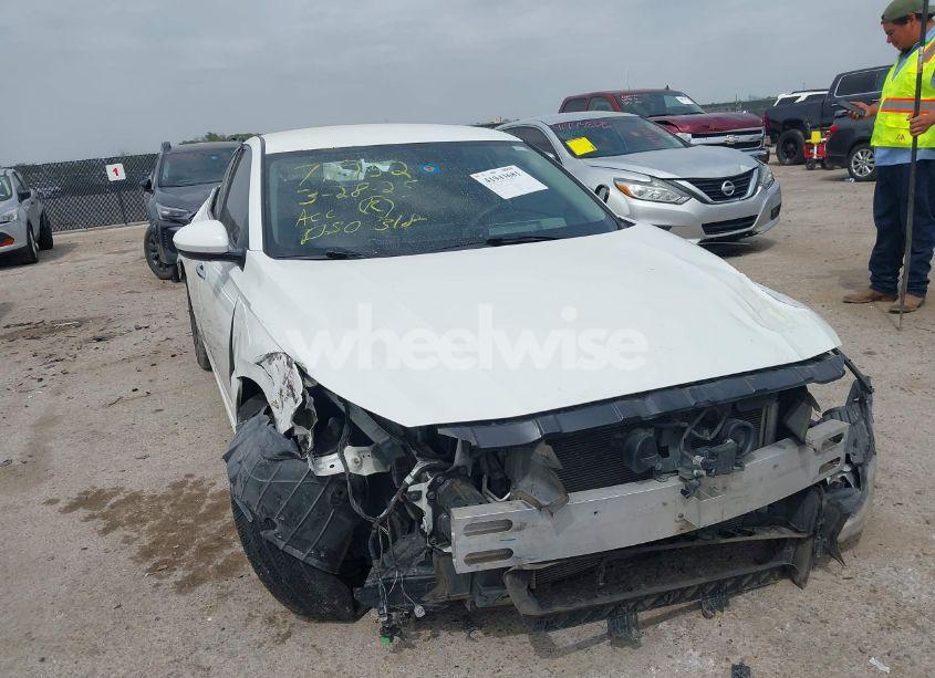 2019 Nissan Altima 2.5 S (VIN 1N4BL4BV9KC209969) main photo