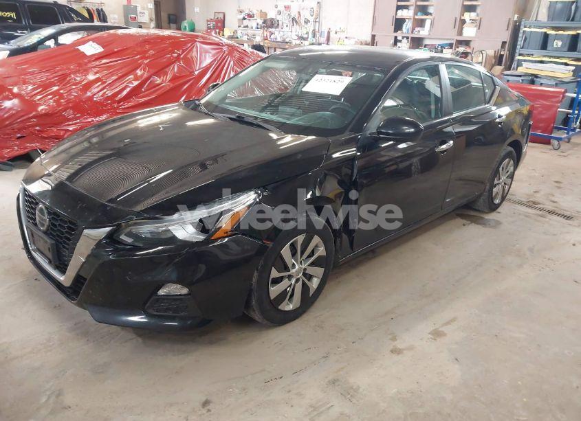 Photo 2 of 2019 Nissan Altima 2.5 S (VIN 1N4BL4BV9KC232765)