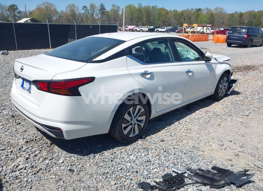 Photo 4 of 2019 Nissan Altima S (VIN 1N4BL4BV9KC244771)